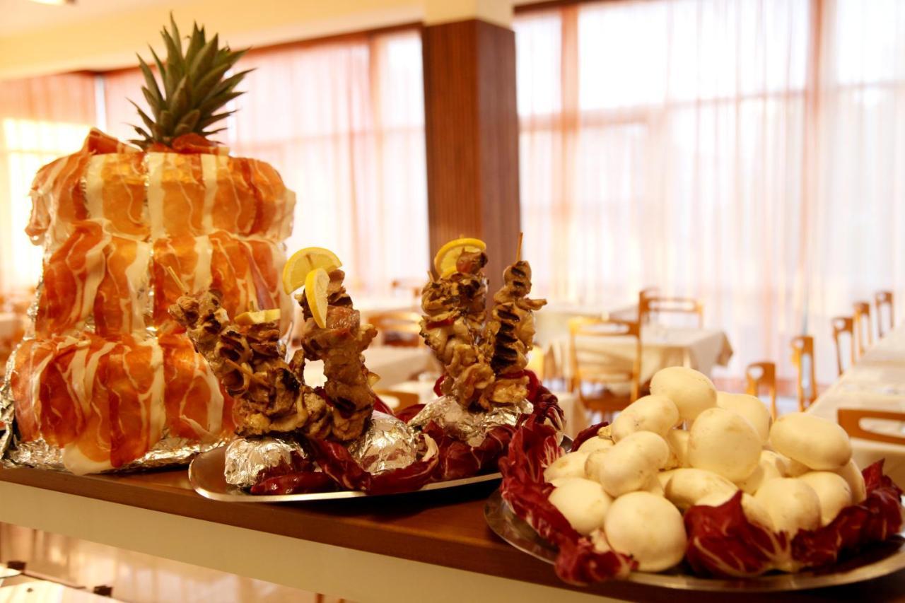 Hotel Alfa Anche In All Inclusive Rimini Bagian luar foto