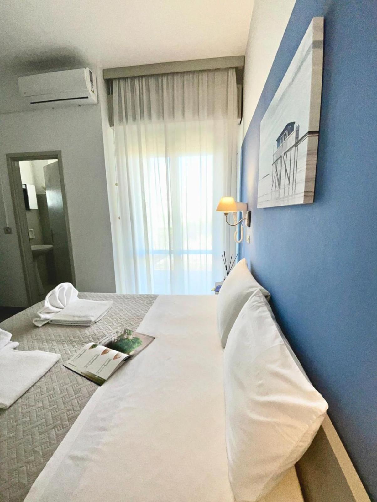 Hotel Alfa Anche In All Inclusive Rimini Bagian luar foto