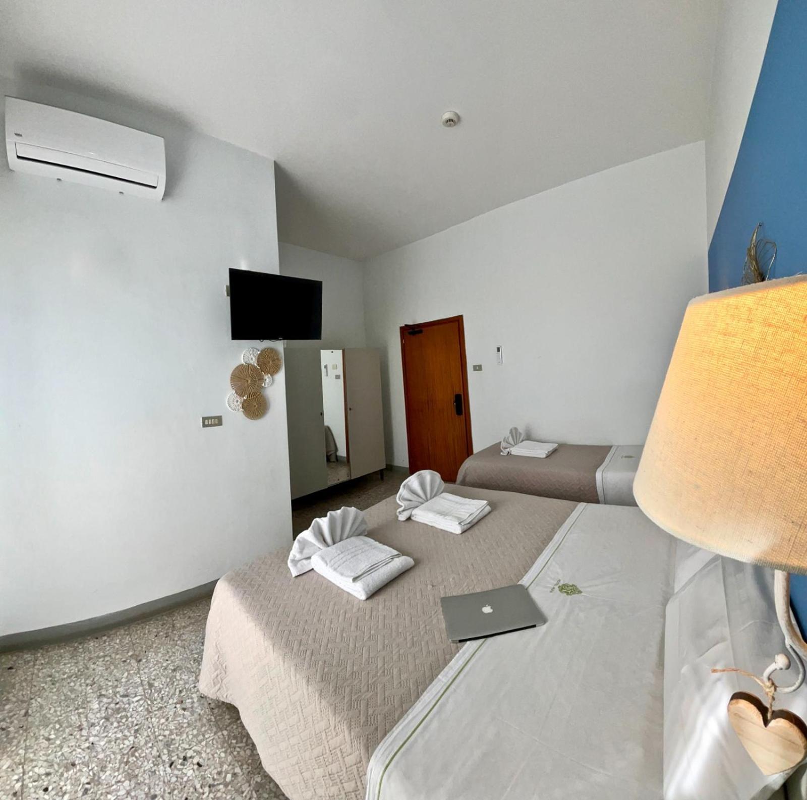 Hotel Alfa Anche In All Inclusive Rimini Bagian luar foto