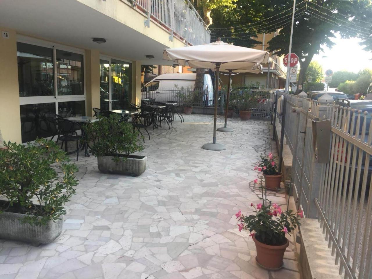Hotel Alfa Anche In All Inclusive Rimini Bagian luar foto